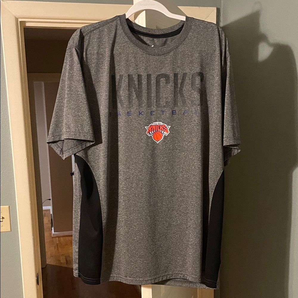 NBA Knicks Gray and Black Short Sleeve Tee